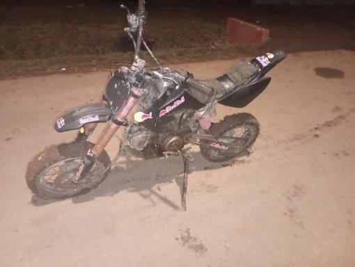 Vând cros 125  tim 4 drepte 3 nu are nici un defect merge foarte bine