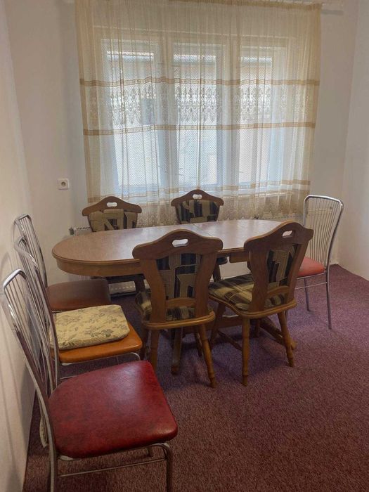 Casă de închiriat pe termen lung 4 camere baie bucătărie.Șimleu