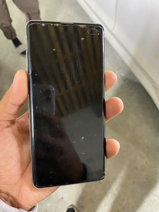 Самсунг с10+ Samsung S10+