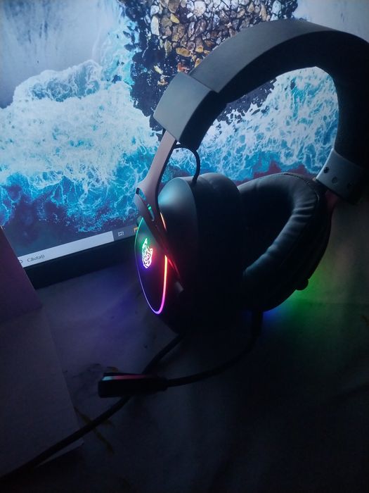 Vând kit gaming + laptop, potrivit pentru gaming ușor, birou sau școal