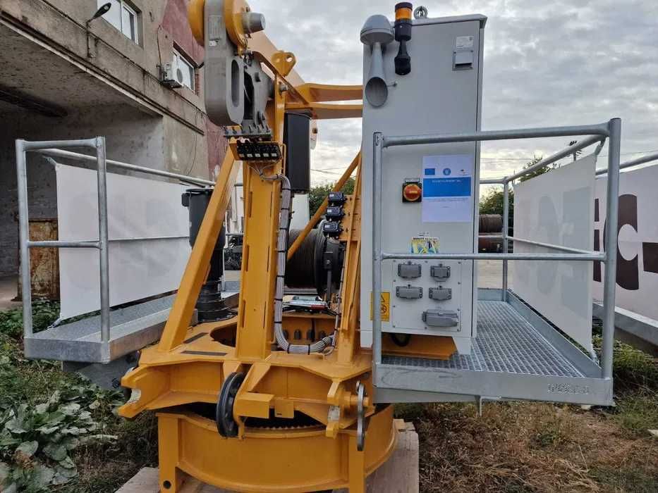 Inchiriem Macara Turn NOUA Liebherr 85EC B5