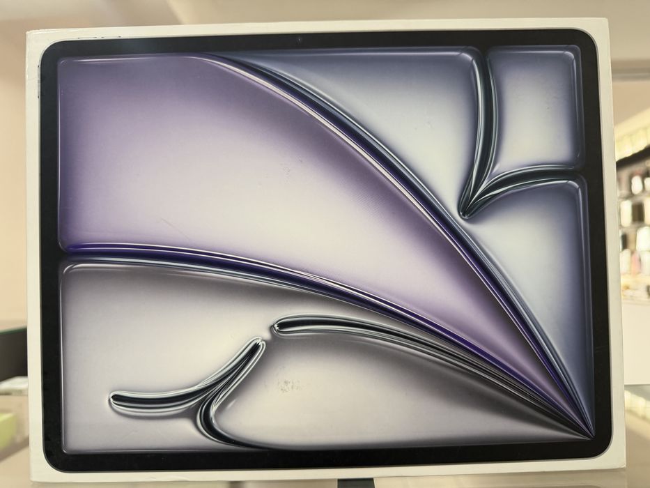 iPad M2 Pret 2700 lei