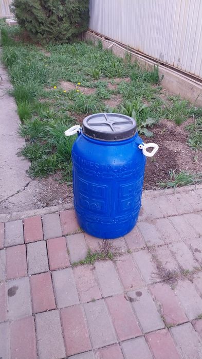 Пластиковая   Ёмкость