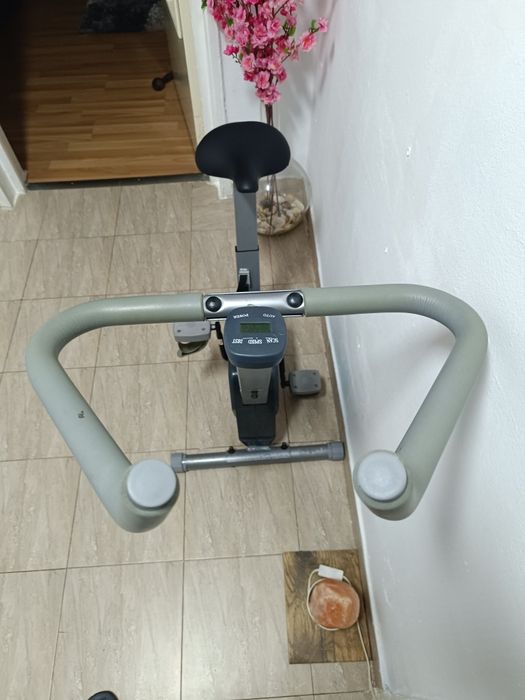 Vând bicicleta fitness