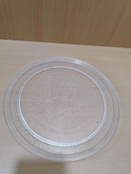 Тарелки для микроволновки.