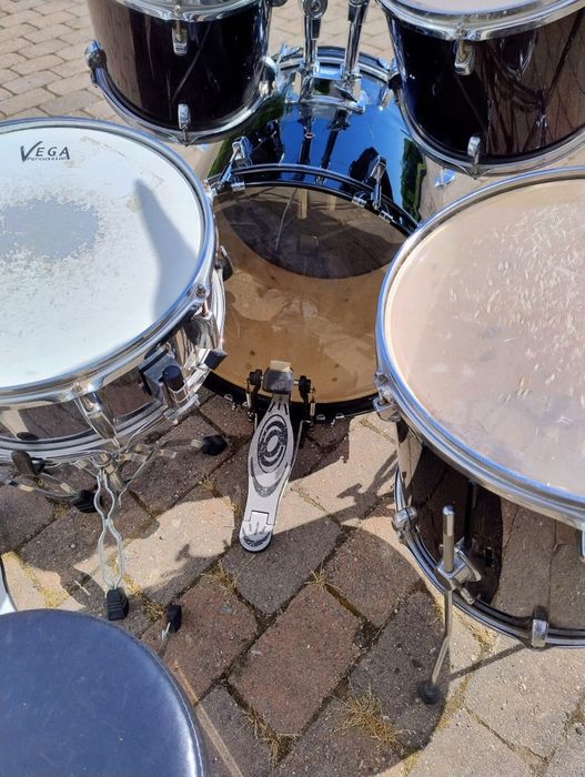 Vega percussion drum sett.