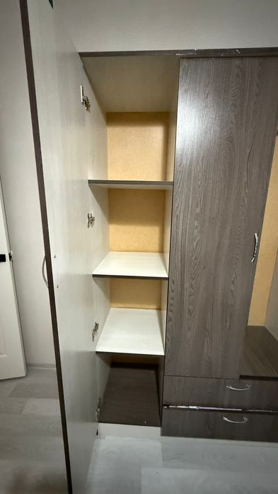 Шифонер для спальной комнаты.