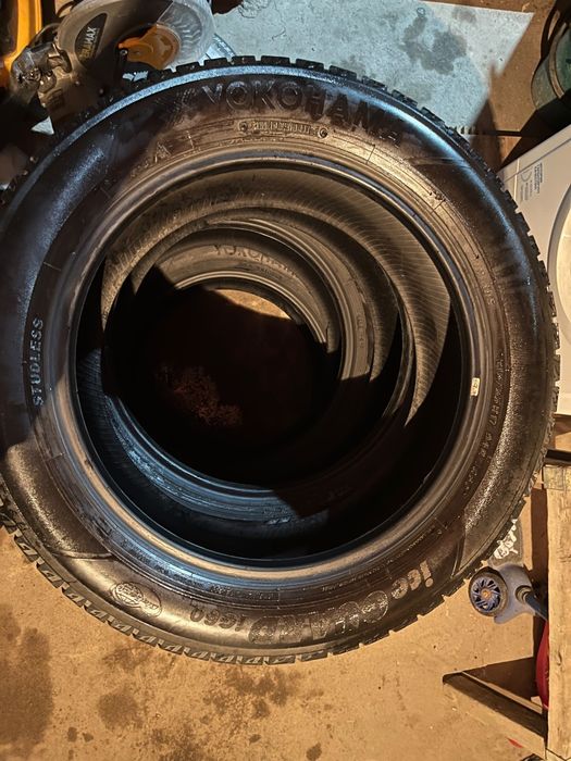 YOKOHAMA 215/55 R17  IceGuard ig60