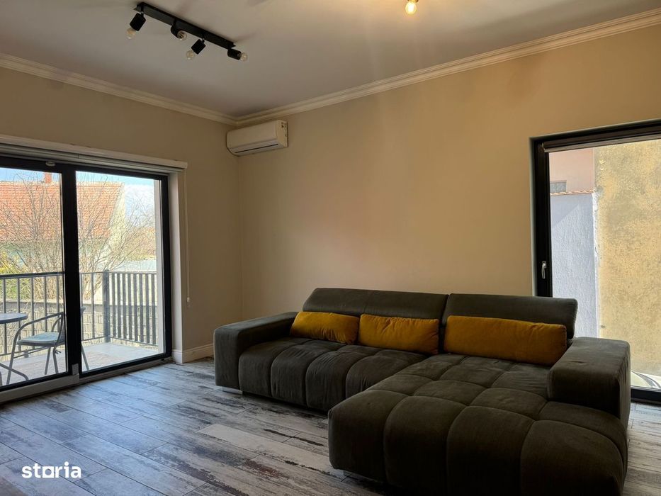 Vilă modernă în Centru cu 2 apartamente independente