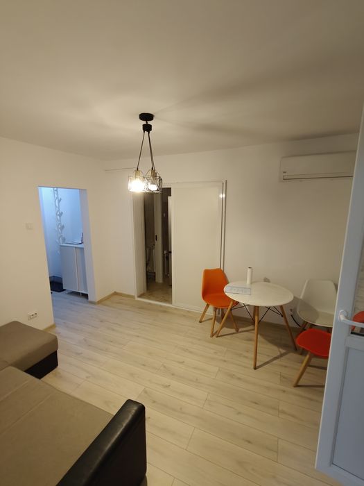 Inchirez apartament 3 camere , pd. Ros