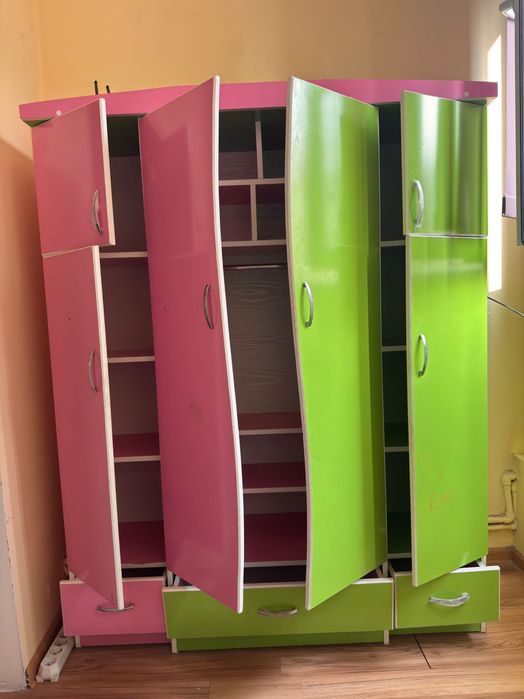 Шкаф детский Длина 1,35
Высота 1,75
Глубина 35 см