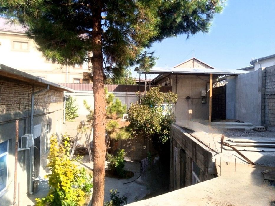 Продается  участок в Яккасарайском возле канала