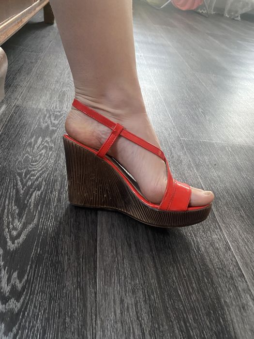 Босоножки женские