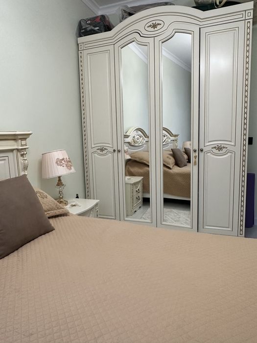 Спальный гарнитур