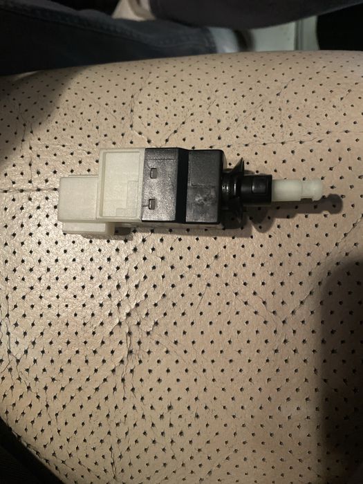 Датчик стоп сигнала мерседес