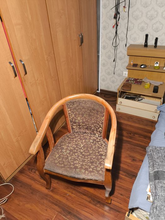Продаю кресло стул деревянный. Деревянное винтажное кресло из массива