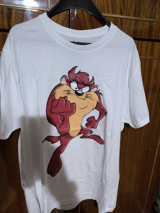 Нови тениски , не обличани