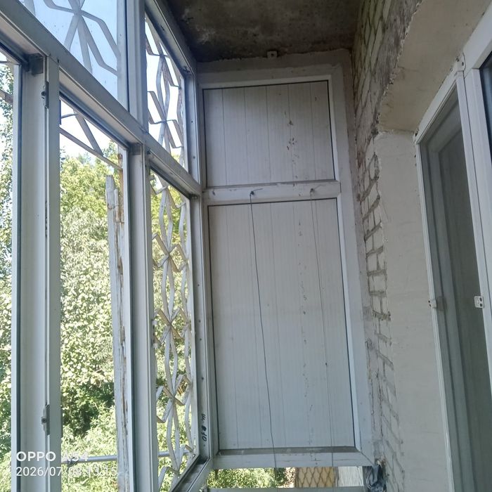 Продам пластиковые рамы на балкон