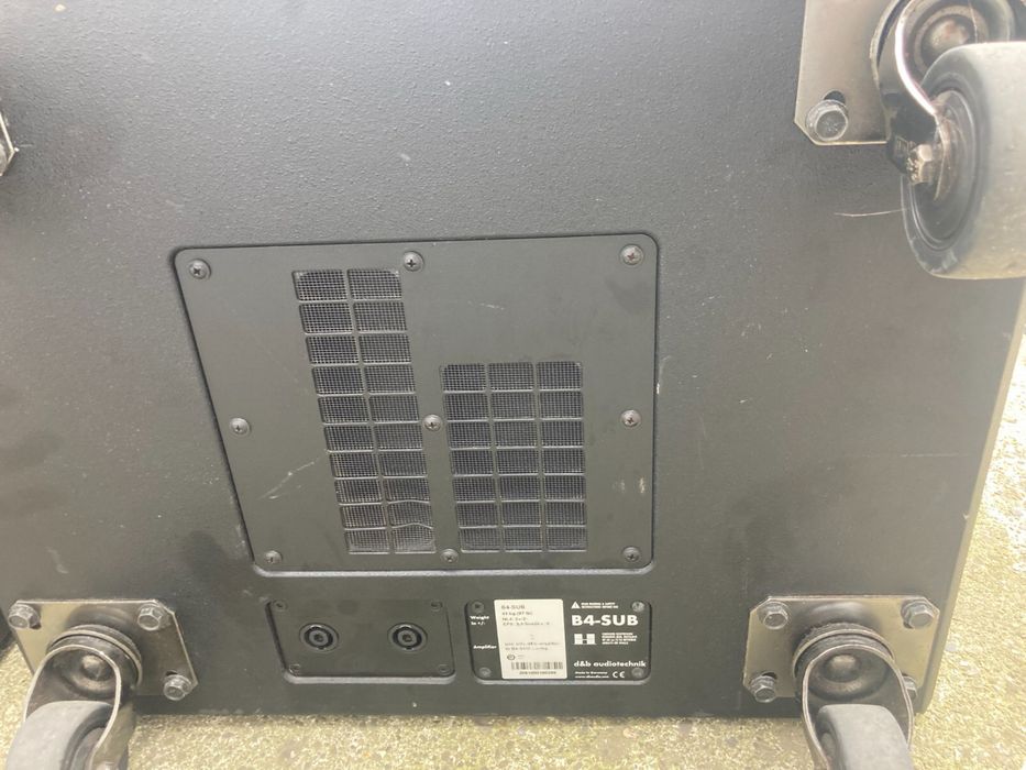 Vand subufar D&B audiotechnik B4 o pereche