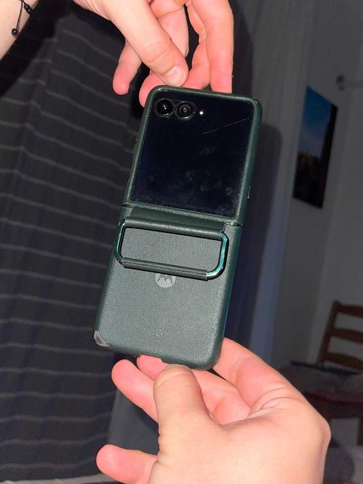 Motorola Razr 60 Ultra pentru piese sau reparat
