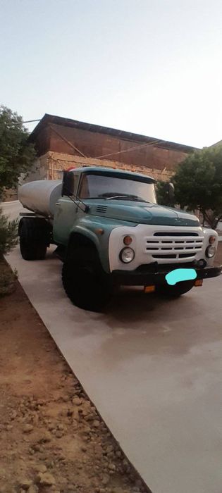 Zil 130    vadavoz
