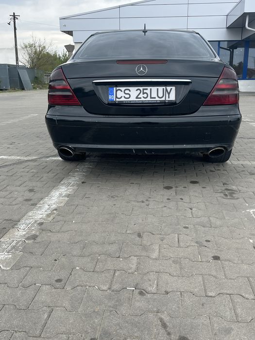 Mercedes Benz  E 2.7D