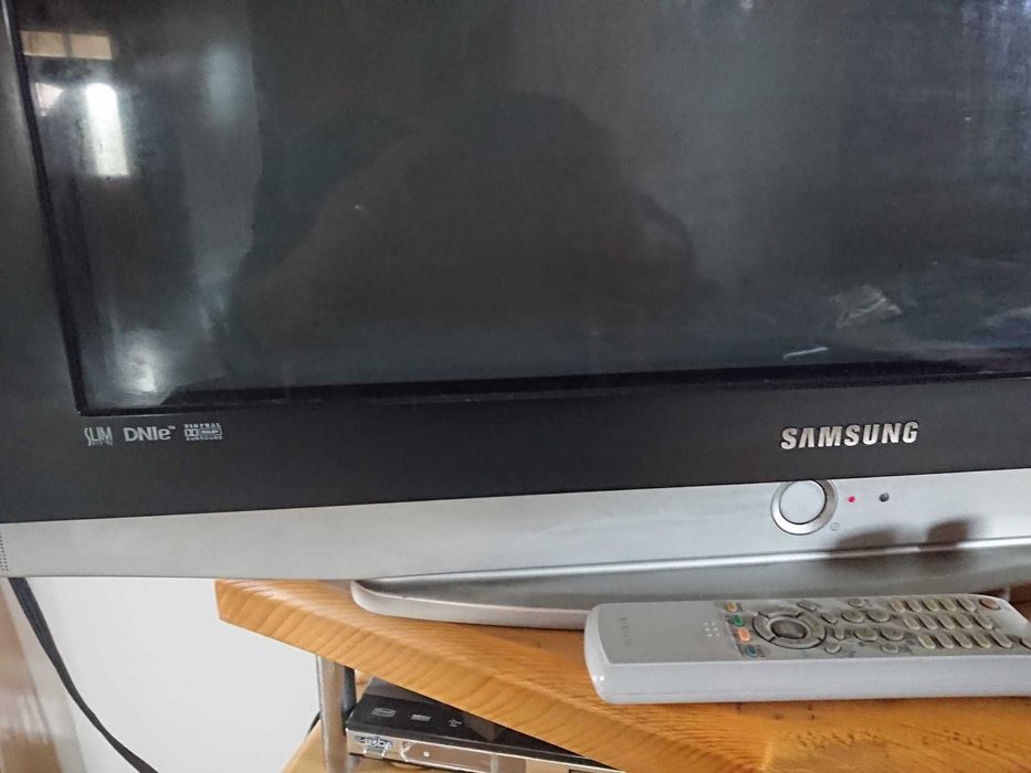 Vand TV Samsung WS-32Z308P functional