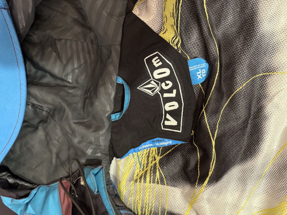 Сноуборд яке Volcom XL