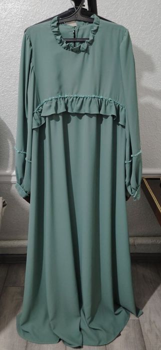 Женское платье новое сшит на заказ ,ручная работа с биссерами