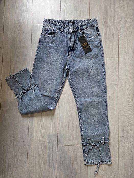 Чисто нови сини дънки