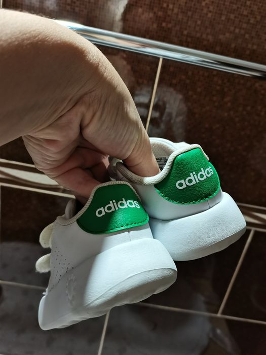 Pantofi Adidas nr 21