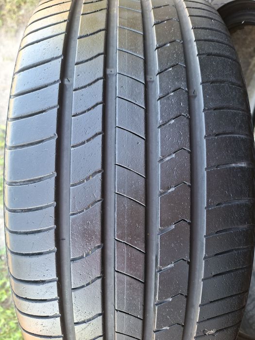 Продам шины 235/45/18  кумхо экстра