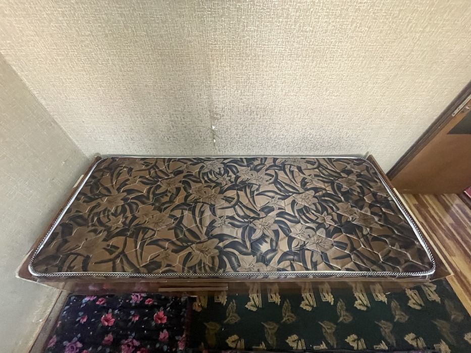 Диван с матрасом