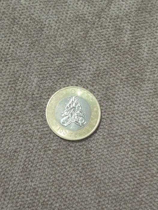 Коллекционные монеты "100 тенге"