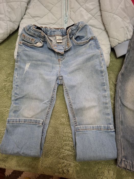 Продаются 2 курточки и джинсики