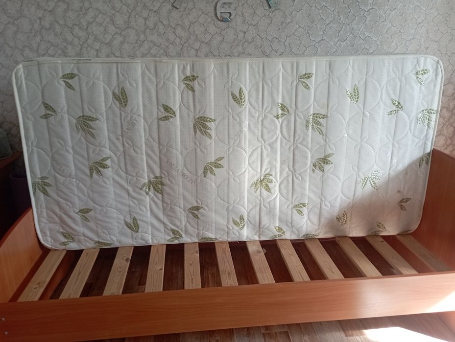 Односпальная кровать