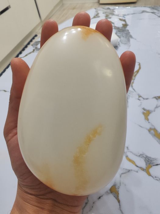 Натуральный белый нефрит