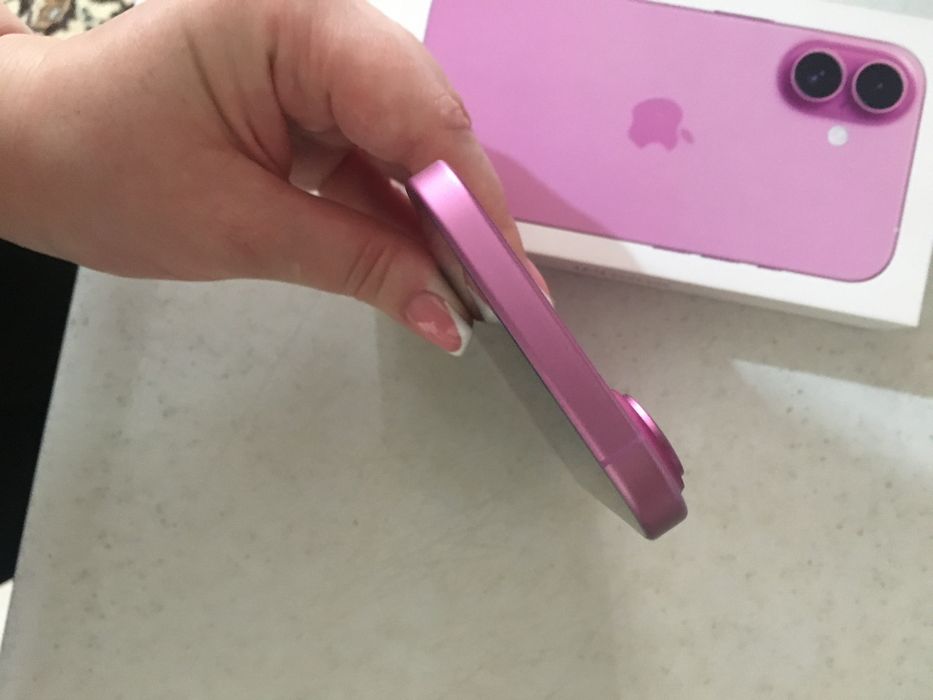 Продам Iphone 16