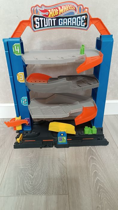 Hot wheels гараж парковка