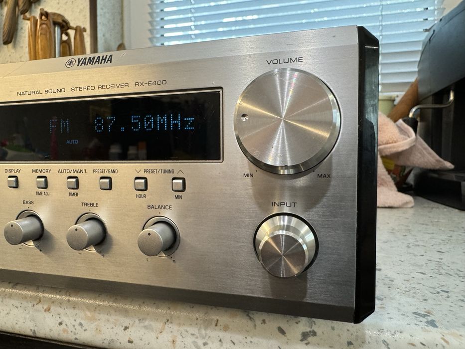 Yamaha RX-E400 мини стерео ресивър