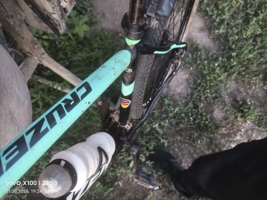 Продам велик в бушном  сост кому нужно  нужно будет докупать запчасти