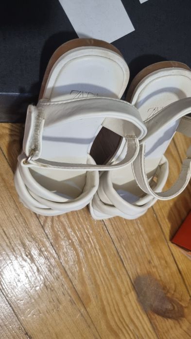 Детски сандали Zara