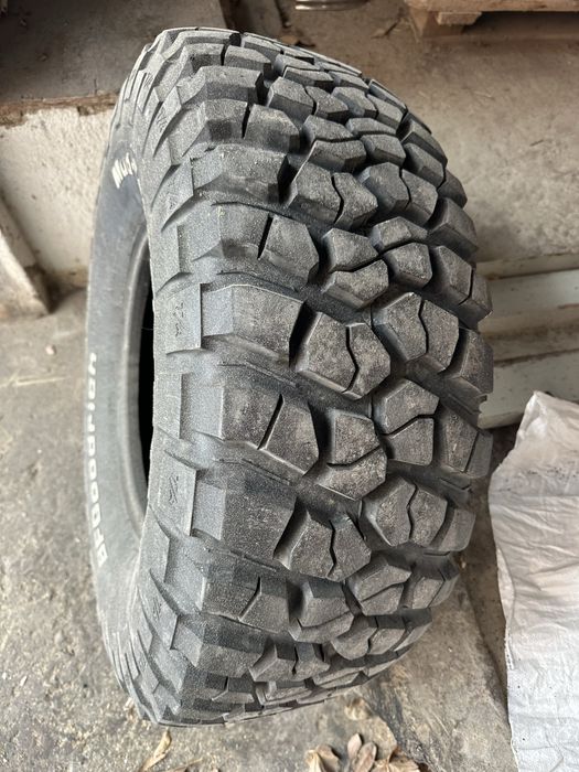 Продам грязевые шины 33 12,5 15