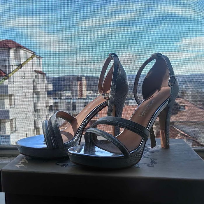 Продавам бална рокля