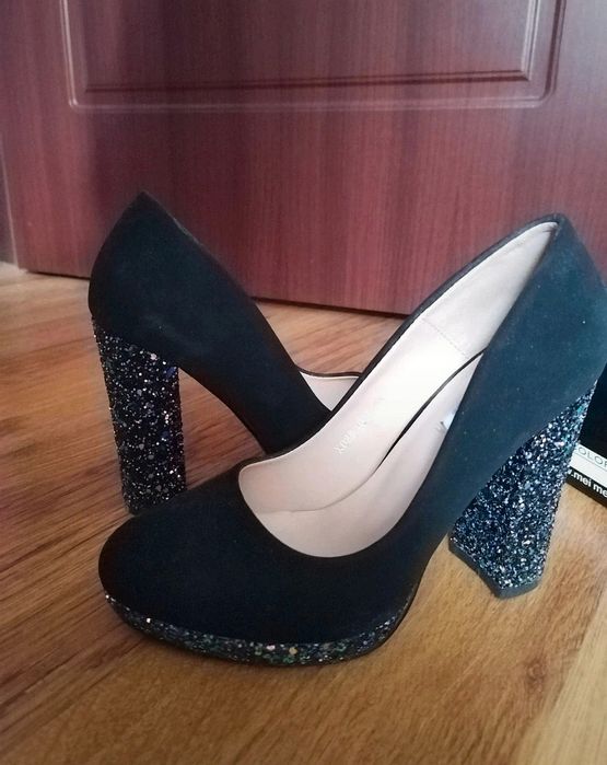 Pantofi cu toc mărimea 36