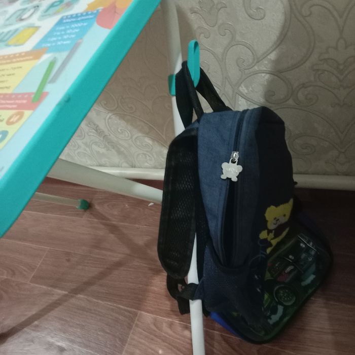 Стол детский +подарки