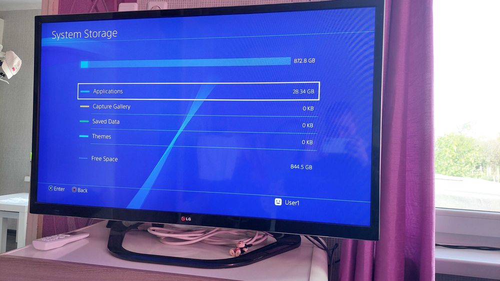 Конзола Sony Playstation 4 slim 1 TB + игра