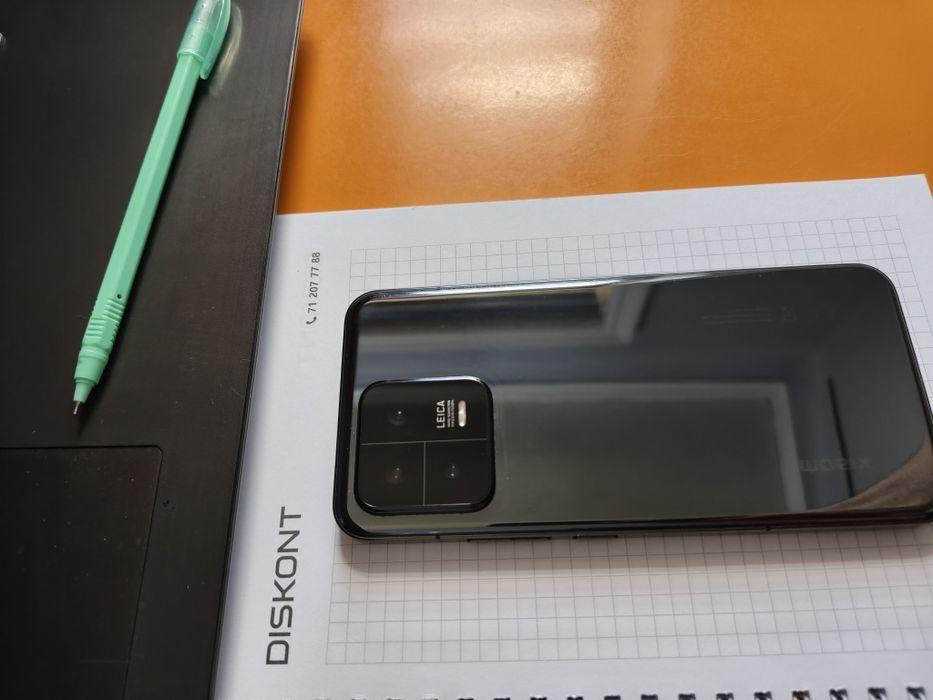 Xiaomi 13. 12/256