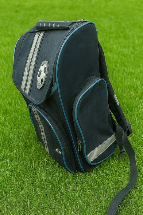 Отличный рюкзак для школы