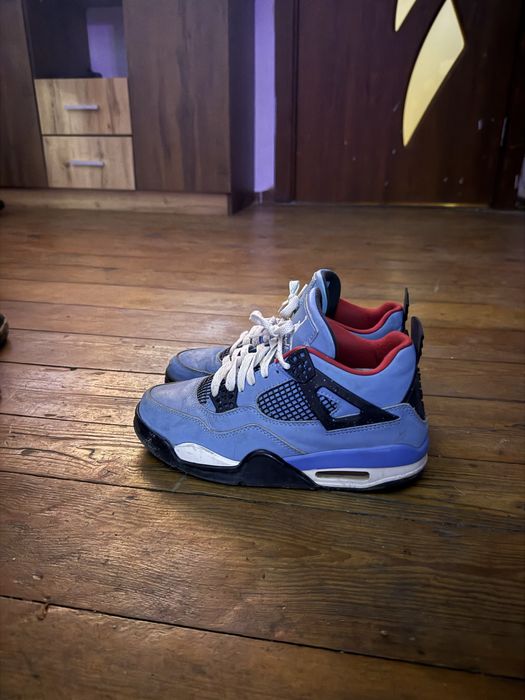 Travis scott jordan 4